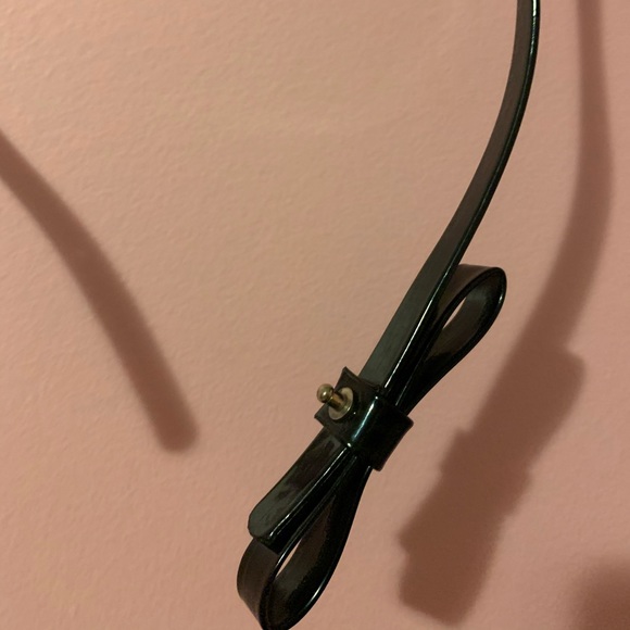 Kids Sleek black belt with tiny stylish bow - Picture 6 of 8